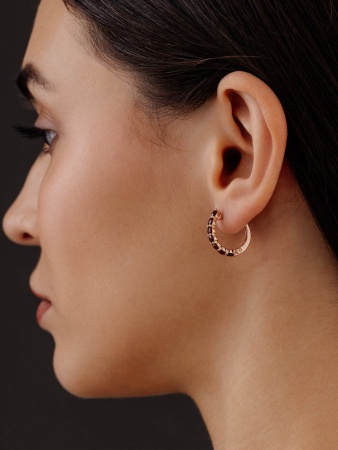 Купить оптом серьги из серебра с гранатами 2320151319 от Krasnoe