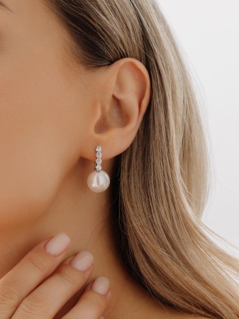 Купить оптом серьги из серебра с жемчугами и фианитами 2340241576 от Krasnoe