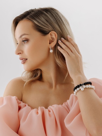 Купить оптом серьги из серебра с жемчугами и фианитами 2340241576 от Krasnoe