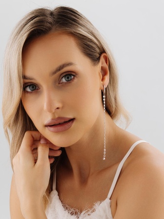 Купить оптом серьги из серебра с фианитами 2340200603 от Krasnoe