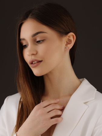 Купить оптом пусеты из серебра с фианитами 2320201934 от Krasnoe