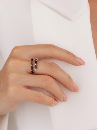 Купить оптом кольцо из серебра с гранатами 1340155551 от Krasnoe