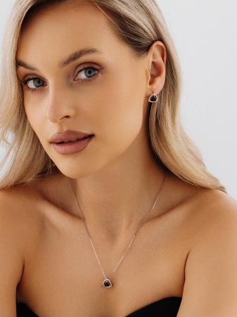 Купить оптом серьги из серебра с гранатами 2340155541 от Krasnoe