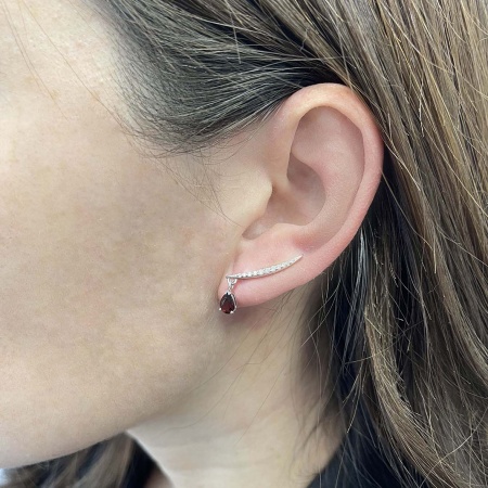 Купить оптом серьги из серебра с гранатами и фианитами 2340154903л от Krasnoe