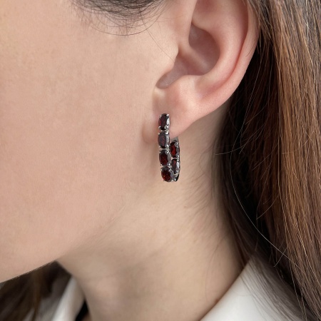 Купить оптом серьги из серебра с гранатами 2340151182 от Krasnoe