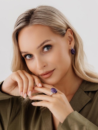 Купить оптом серьги из серебра с чароитами 2340460112 от Krasnoe