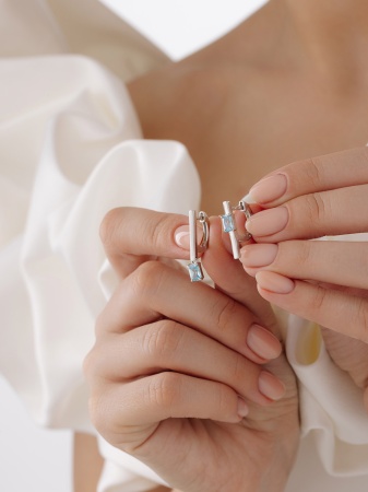 Купить оптом серьги из серебра с фианитами 2340205883-70 от Krasnoe