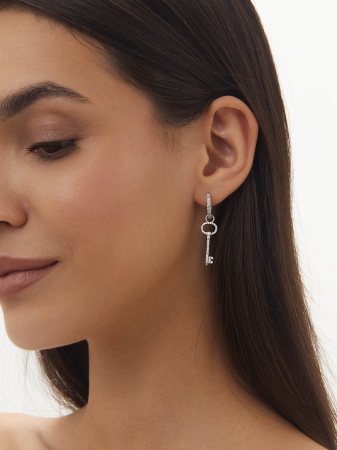 Купить оптом серьга из серебра с фианитами 2340205279л от Krasnoe