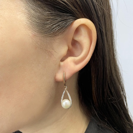 Купить оптом серьги из серебра с жемчугами и фианитами 2329050804-1 от Krasnoe