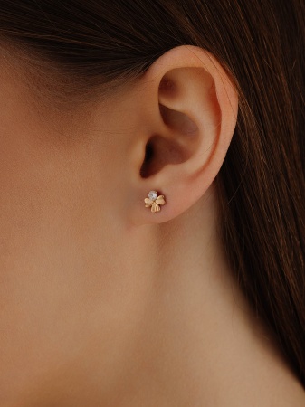 Купить оптом пусеты из серебра с фианитами 2320201934 от Krasnoe