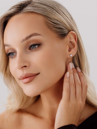 Купить оптом пусеты из серебра с фианитами 2340204869 от Krasnoe