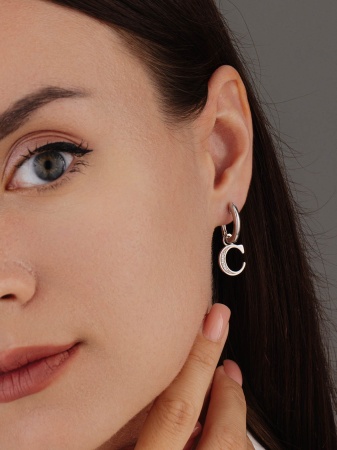 Купить оптом серьги из серебра с фианитами 2340205858л от Krasnoe