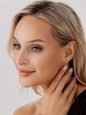 Купить оптом пусеты из серебра с топазами П340070140 от Krasnoe