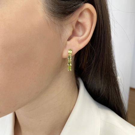 Купить оптом серьги из серебра с хризолитами 2318131182 от Krasnoe