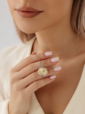 Купить оптом подвеска из серебра с перламутром и фианитами 3340490398л-4 от Krasnoe