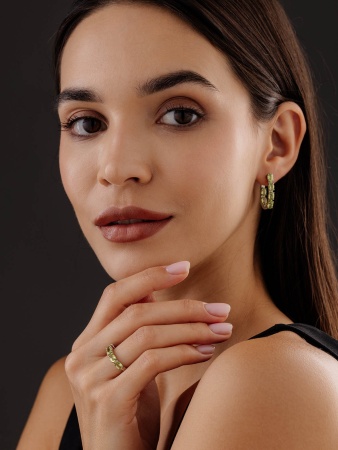 Купить оптом серьги из серебра с хризолитами 2340131182 от Krasnoe