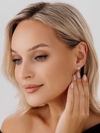 Купить оптом пусеты из серебра с фианитами 2340205505л от Krasnoe