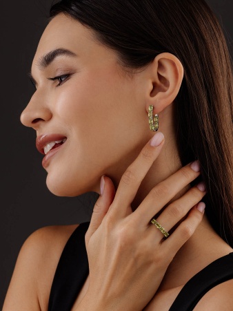 Купить оптом серьги из серебра с хризолитами 2340131182 от Krasnoe