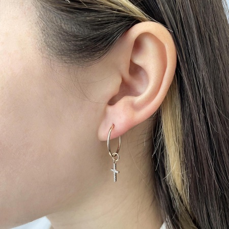 Купить оптом серьги из серебра с фианитами 2329202816л от Krasnoe